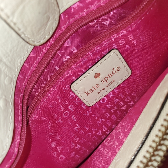 Beautiful textured Kate Spade purse - Picture 2 of 4